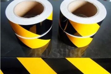 公路（lù）反光警（jǐng）示膠帶（dài）是怎麽使用的-警（jǐng）示反光膠帶（dài）生（shēng）產廠（chǎng）家